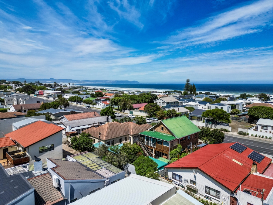 5 Bedroom Property for Sale in Voelklip Western Cape